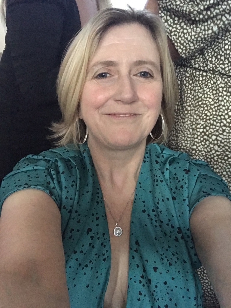 pearlsandcurls, 53 from Wembley in London